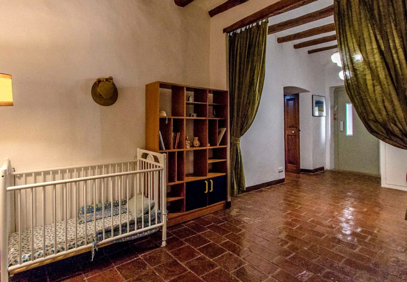 Villa in Castellar del Vallés - Village center (no car needed) 35km to Barcelona!