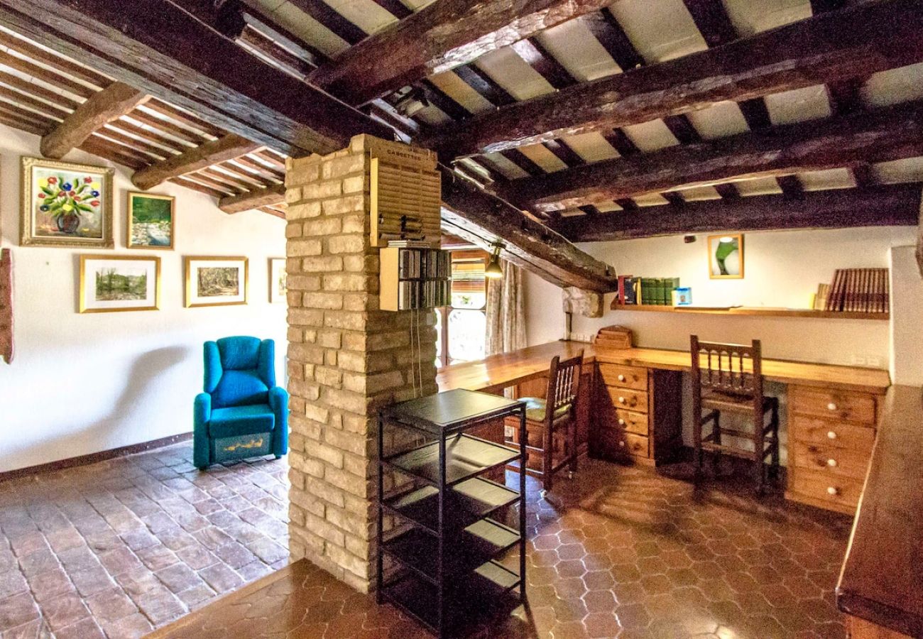 Villa in Castellar del Vallés - Village center (no car needed) 35km to Barcelona!