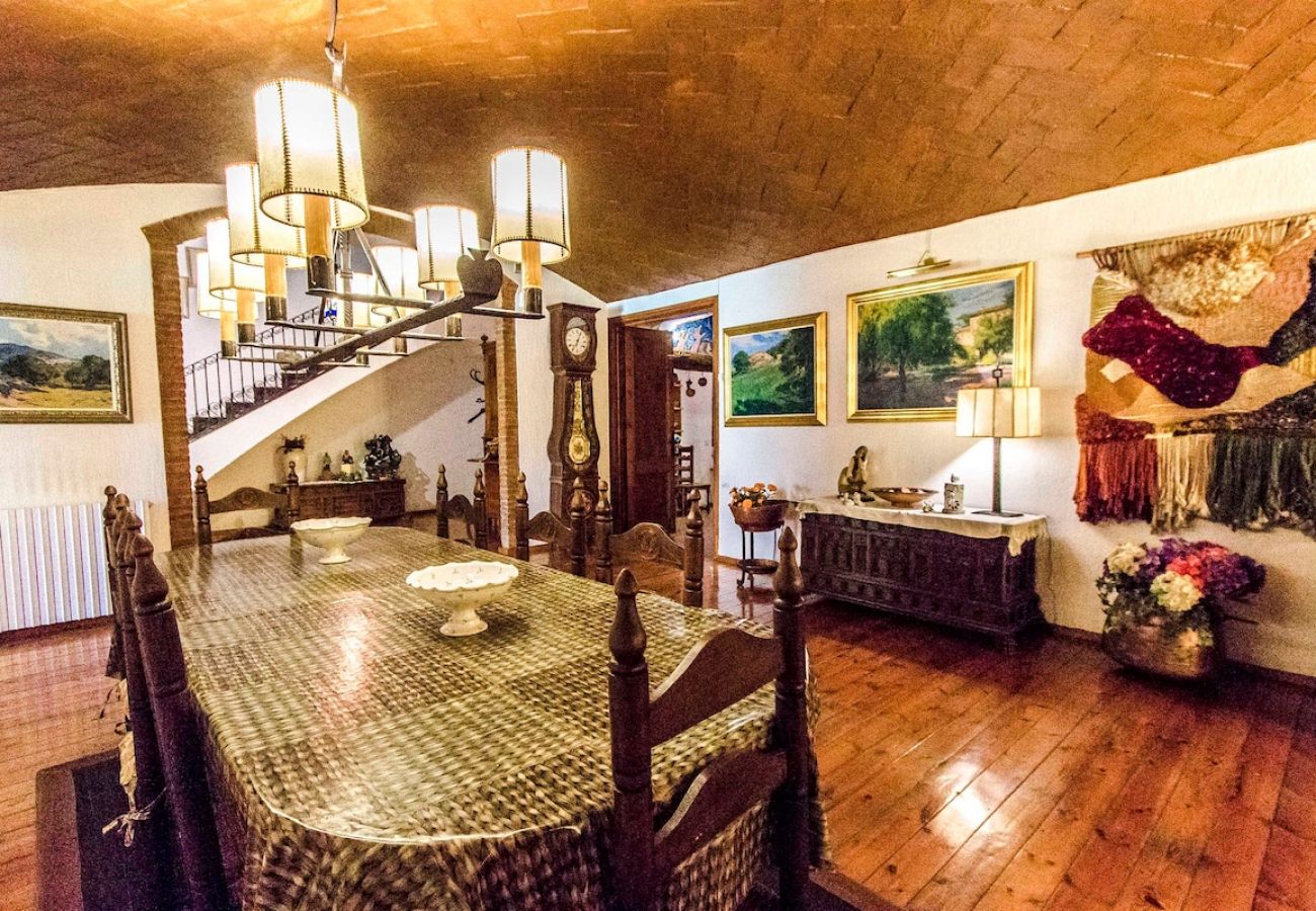 Villa in Castellar del Vallés - Village center (no car needed) 35km to Barcelona!