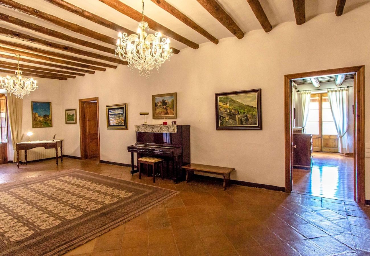 Villa in Castellar del Vallés - Village center (no car needed) 35km to Barcelona!