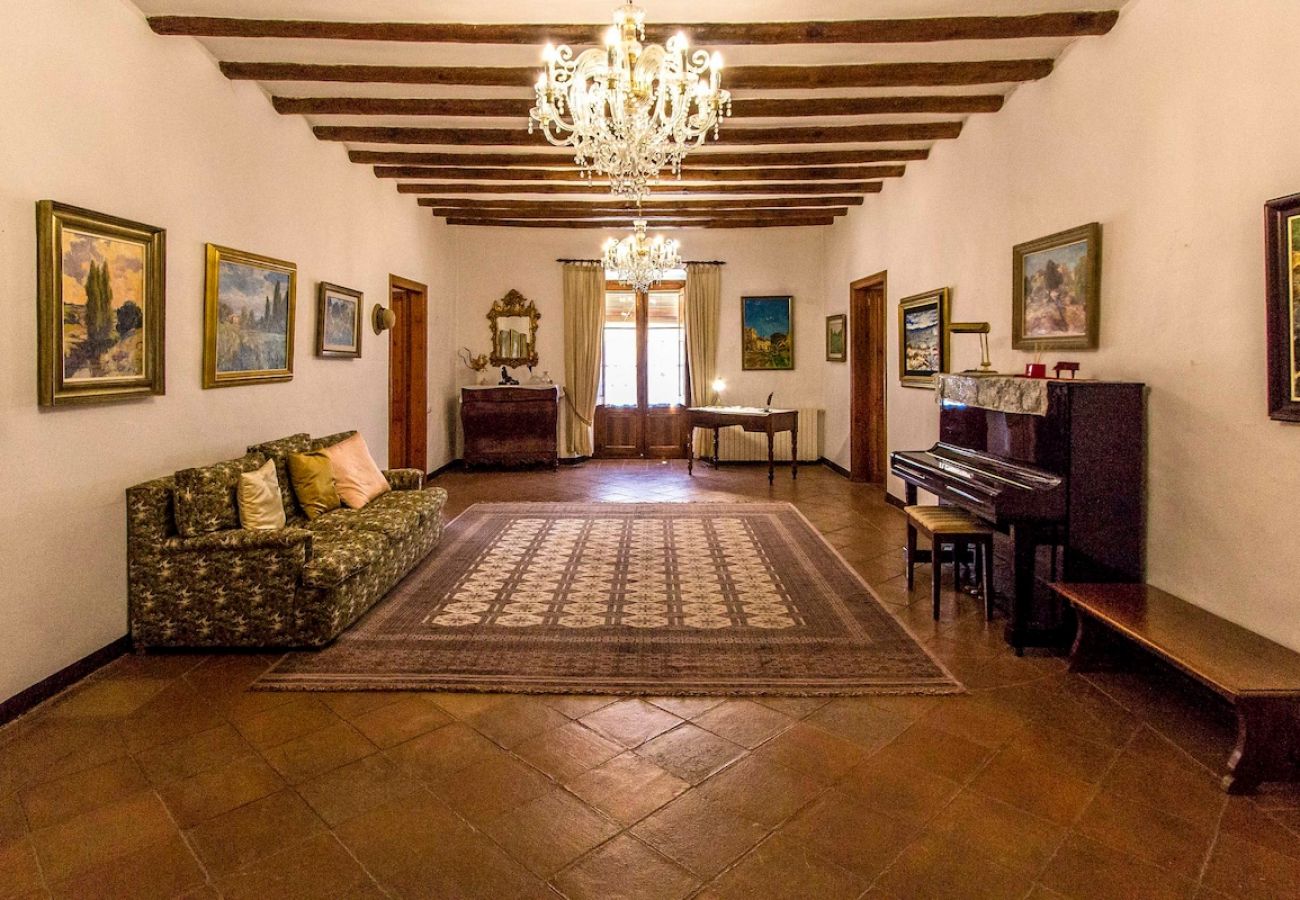 Villa in Castellar del Vallés - Village center (no car needed) 35km to Barcelona!