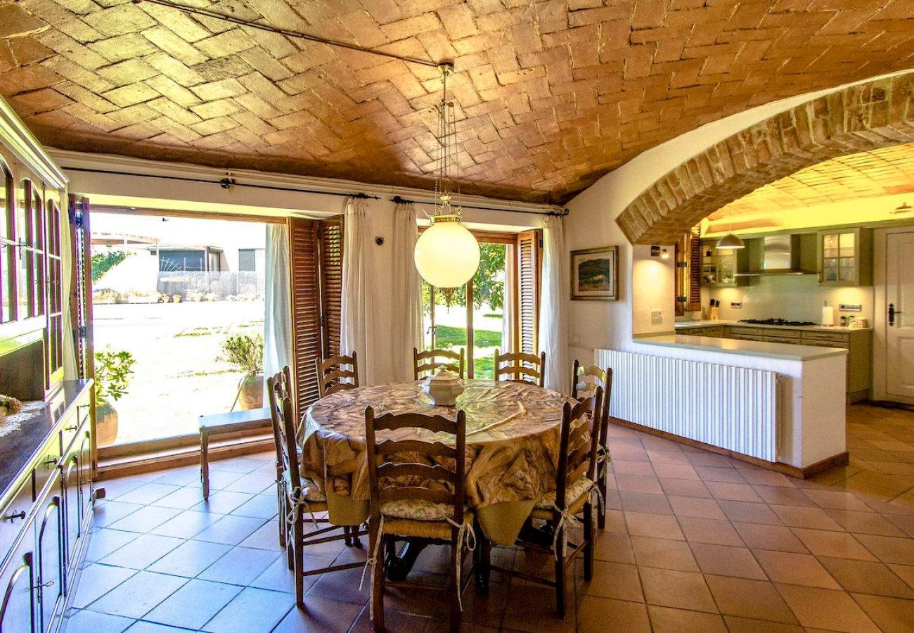 Villa in Castellar del Vallés - Village center (no car needed) 35km to Barcelona!