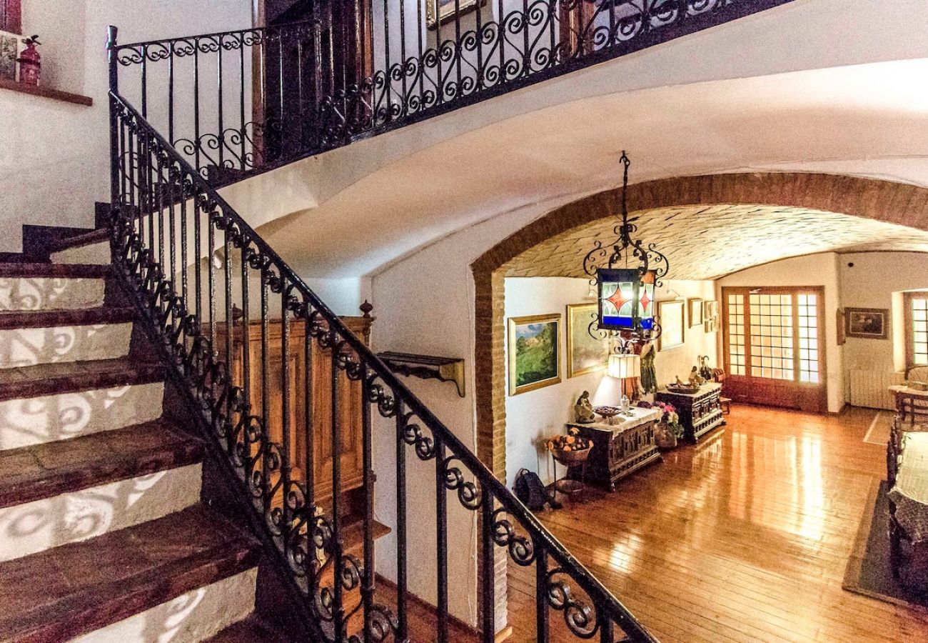 Villa in Castellar del Vallés - Village center (no car needed) 35km to Barcelona!