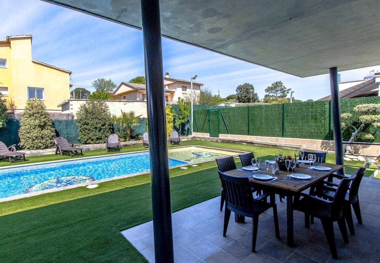 Villa in Sils - Catalunya Casas: Modern Vacation Paradise 'Villa Ainmi' on the Costa Brava! 