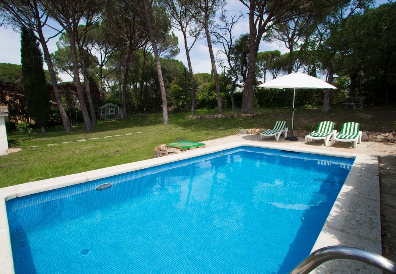 Villa in La Canyera - Delightful Villa - only 18km to Costa Brava beaches!