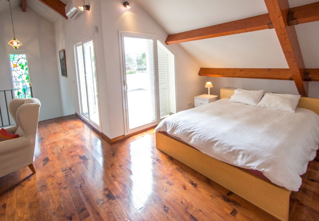 Villa in La Canyera - Delightful Villa - only 18km to Costa Brava beaches!