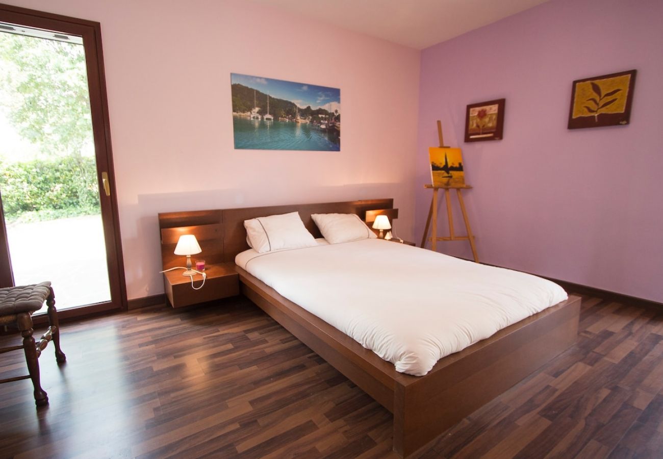 Villa in La Canyera - Delightful Villa - only 18km to Costa Brava beaches!