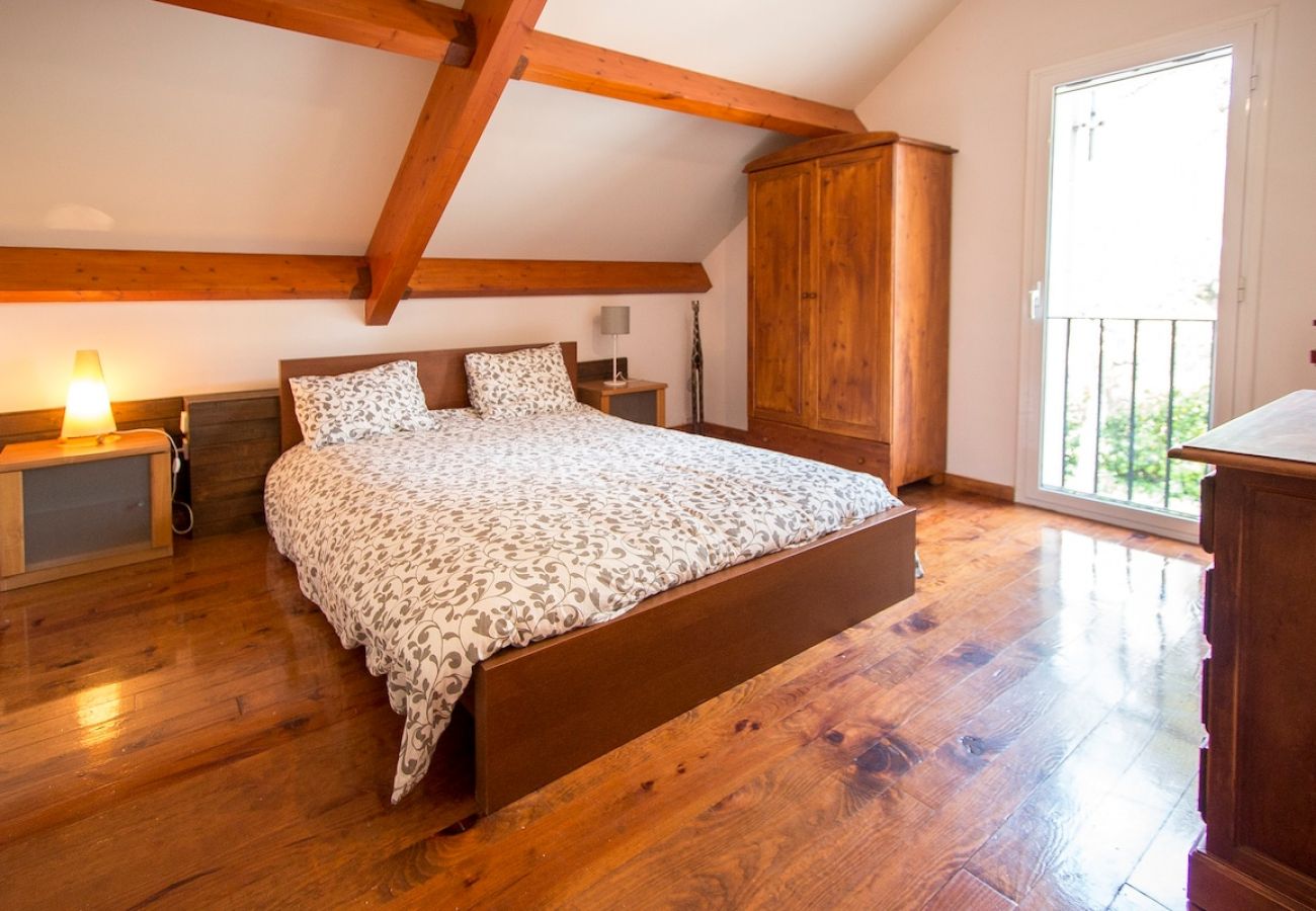 Villa in La Canyera - Delightful Villa - only 18km to Costa Brava beaches!