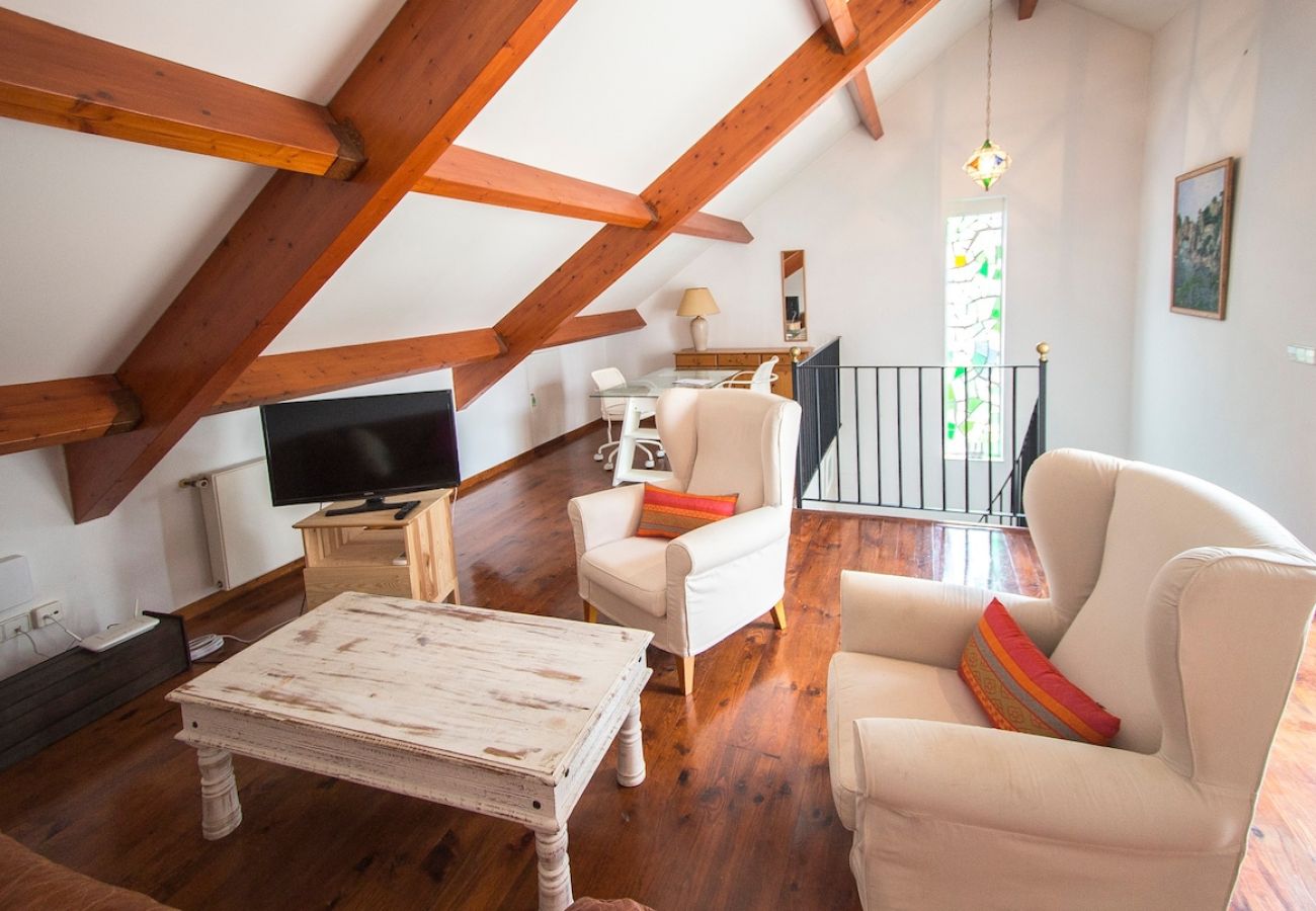 Villa in La Canyera - Delightful Villa - only 18km to Costa Brava beaches!