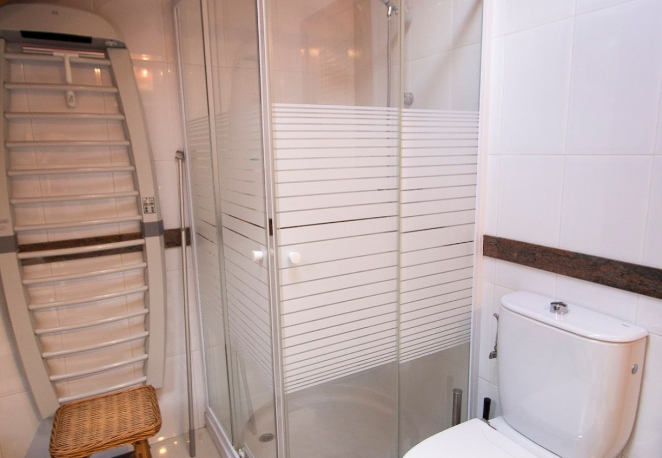 Villa in La Canyera - Delightful Villa - only 18km to Costa Brava beaches!