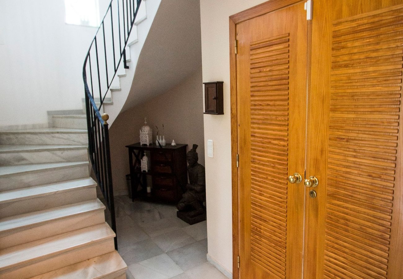 Villa in La Canyera - Delightful Villa - only 18km to Costa Brava beaches!