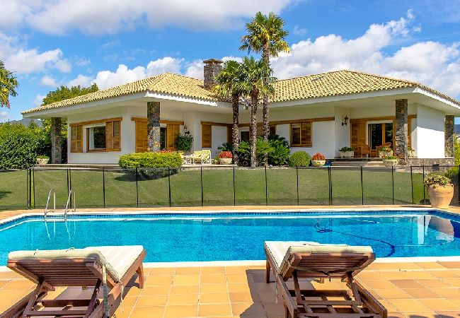 Villa in Gerona/Girona - Picturesque Costa Brava Countryside Villa