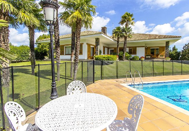 Villa in Gerona/Girona - Picturesque Costa Brava Countryside Villa