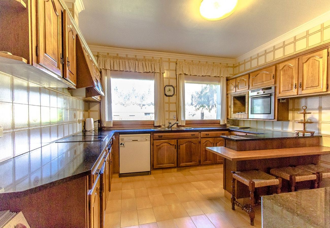 Villa in Gerona/Girona - Picturesque Costa Brava Countryside Villa