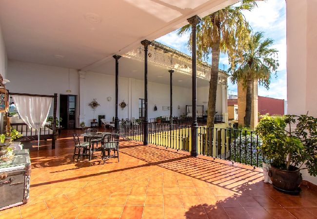 Villa in Banyeres del Penedès - Impressive and Idyllic mansion for up to 40 people! Villa in Banyeres del Penedès - Impressive and Idyllic mansion for up to 40 people!