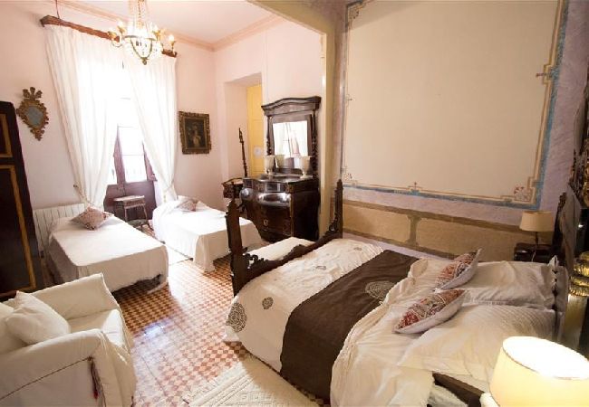 Villa in Banyeres del Penedès - Impressive and Idyllic mansion for up to 40 people! Villa in Banyeres del Penedès - Impressive and Idyllic mansion for up to 40 people!