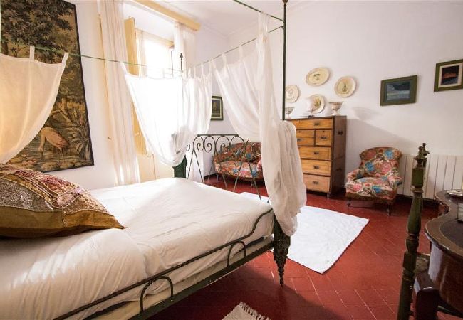 Villa in Banyeres del Penedès - Impressive and Idyllic mansion for up to 40 people! Villa in Banyeres del Penedès - Impressive and Idyllic mansion for up to 40 people!