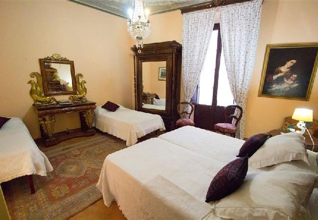 Villa in Banyeres del Penedès - Impressive and Idyllic mansion for up to 40 people! Villa in Banyeres del Penedès - Impressive and Idyllic mansion for up to 40 people!