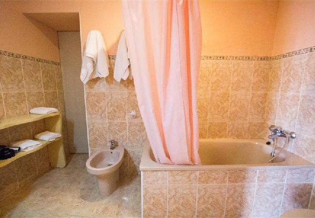 Villa in Banyeres del Penedès - Impressive and Idyllic mansion for up to 40 people! Villa in Banyeres del Penedès - Impressive and Idyllic mansion for up to 40 people!