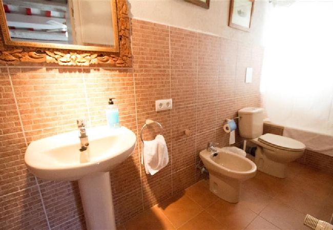 Villa in Banyeres del Penedès - Impressive and Idyllic mansion for up to 40 people! Villa in Banyeres del Penedès - Impressive and Idyllic mansion for up to 40 people!