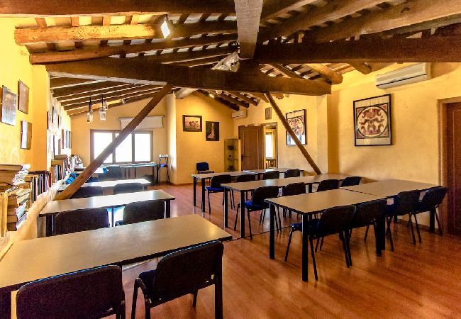 Villa in Banyeres del Penedès - Impressive and Idyllic mansion for up to 40 people! Villa in Banyeres del Penedès - Impressive and Idyllic mansion for up to 40 people!
