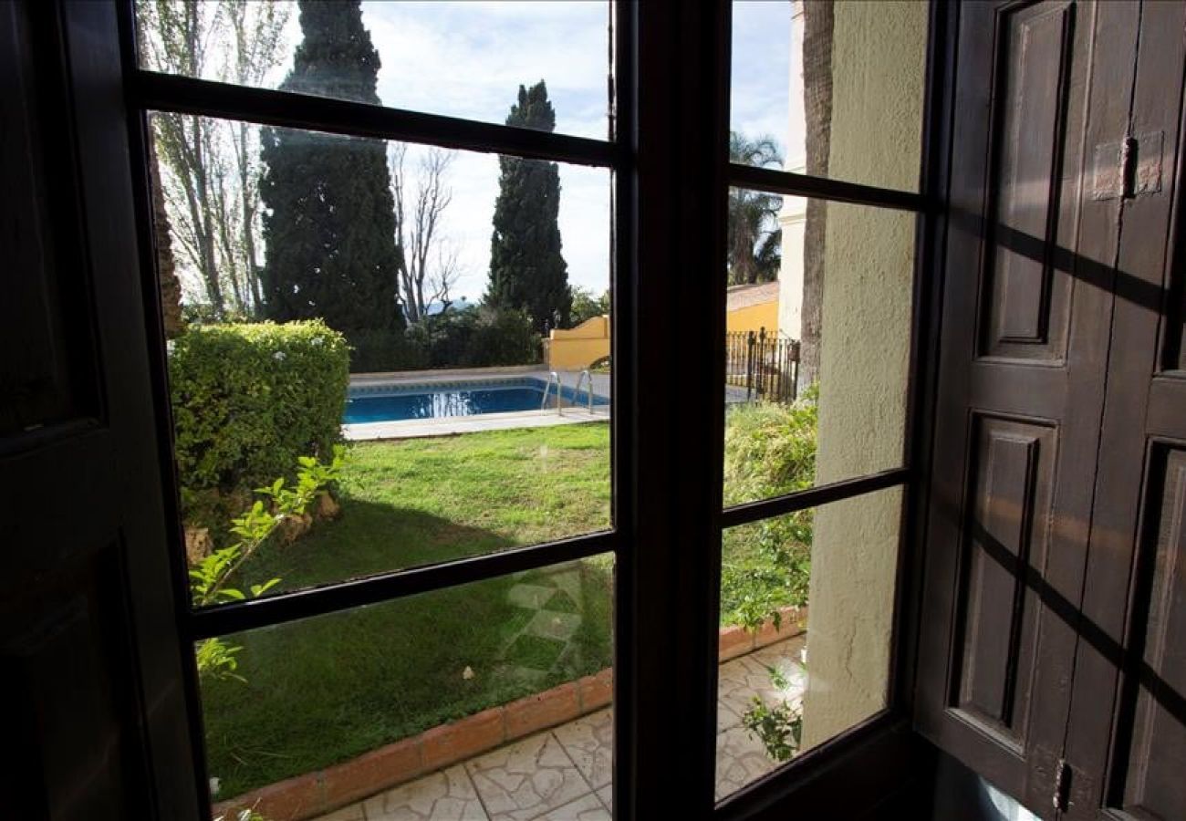 Villa in Banyeres del Penedès - Impressive and Idyllic mansion for up to 40 people!