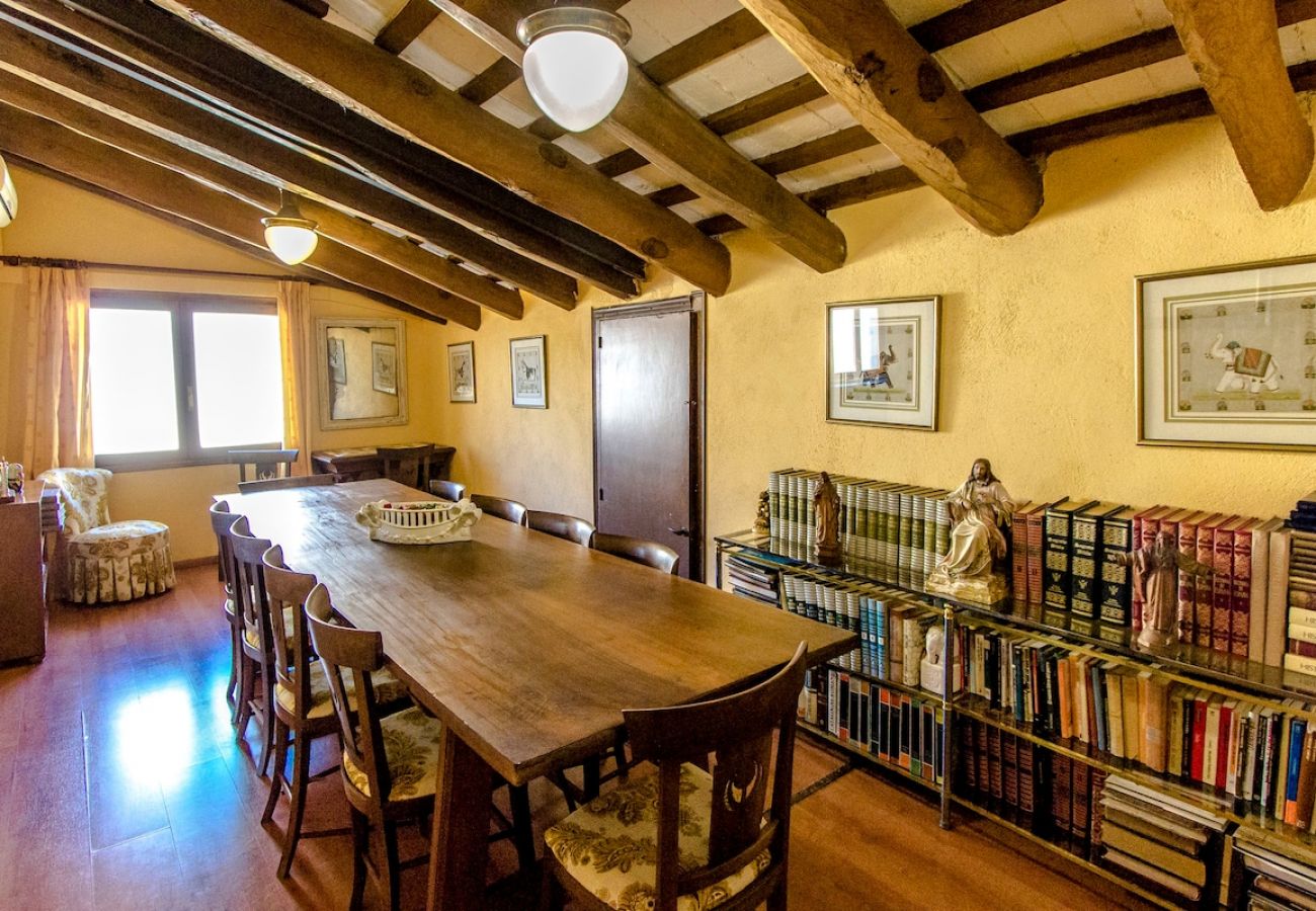 Villa in Banyeres del Penedès - Impressive and Idyllic mansion for up to 40 people!