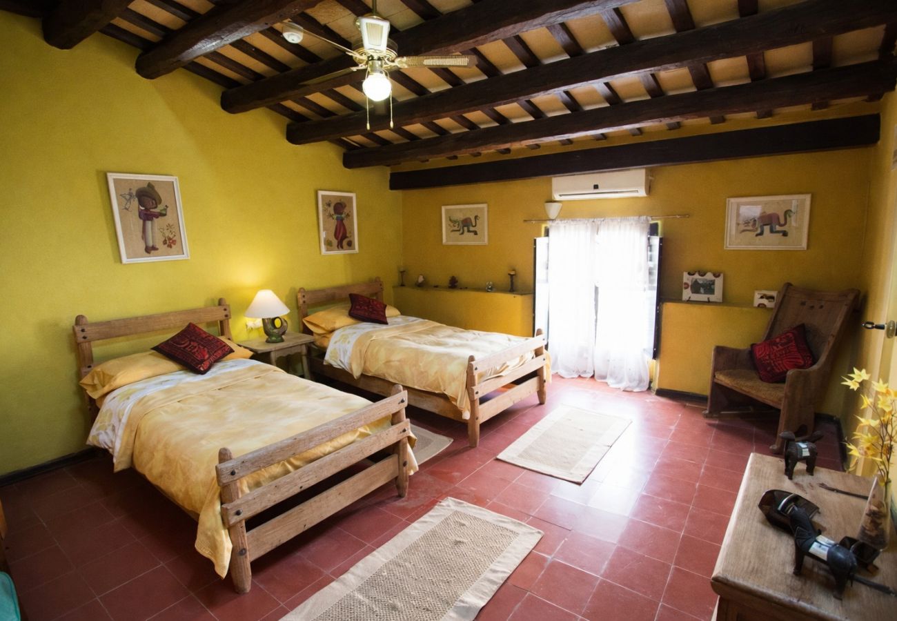 Villa in Banyeres del Penedès - Impressive and Idyllic mansion for up to 40 people!