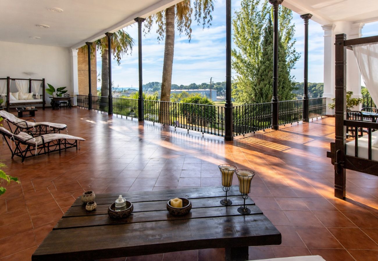 Villa in Banyeres del Penedès - Impressive and Idyllic mansion for up to 40 people!