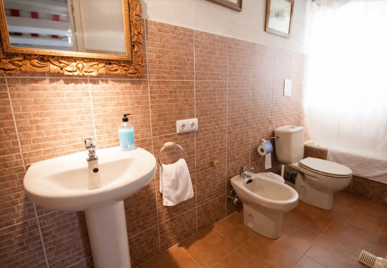 Villa in Banyeres del Penedès - Impressive and Idyllic mansion for up to 40 people!