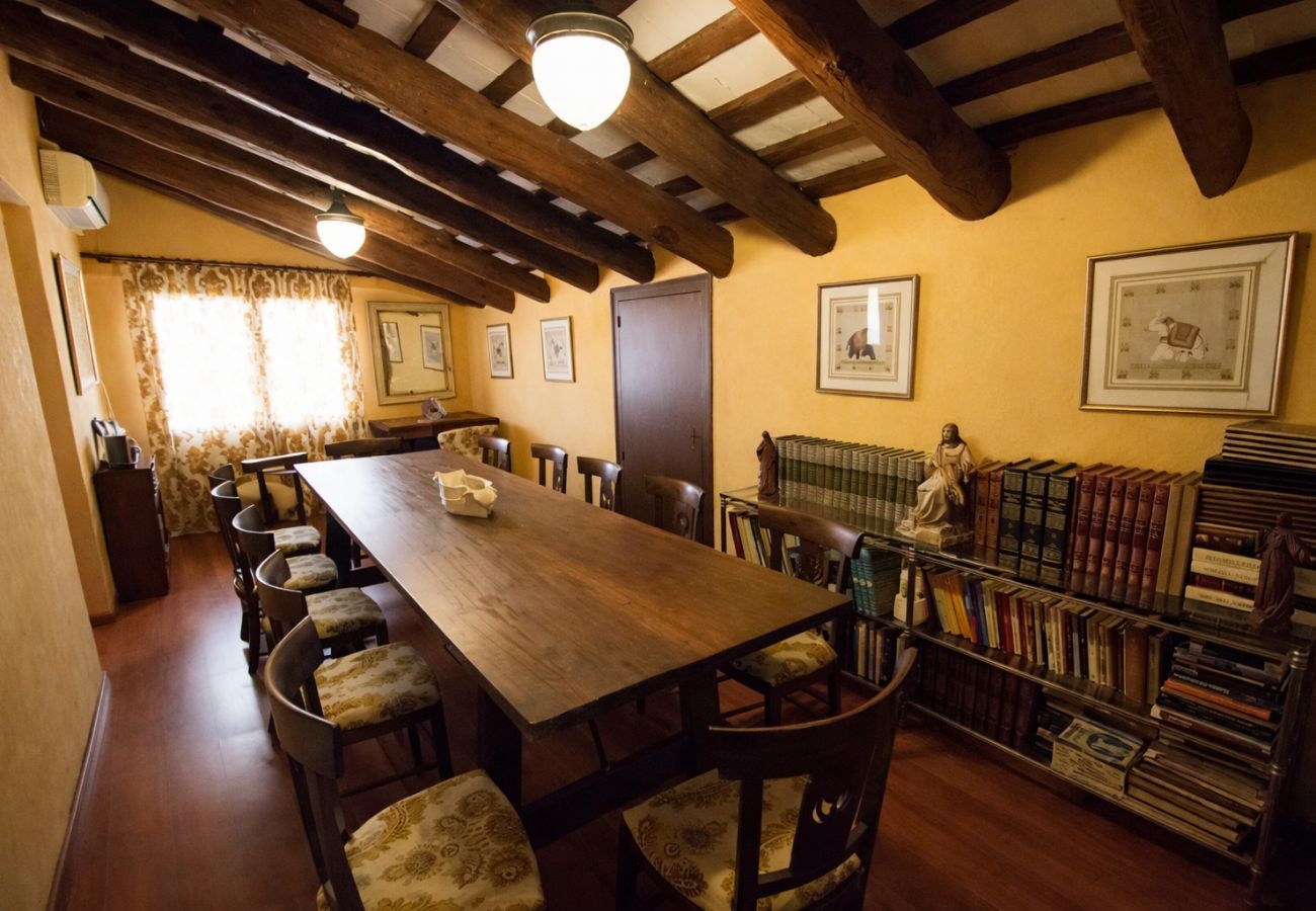 Villa in Banyeres del Penedès - Impressive and Idyllic mansion for up to 40 people!