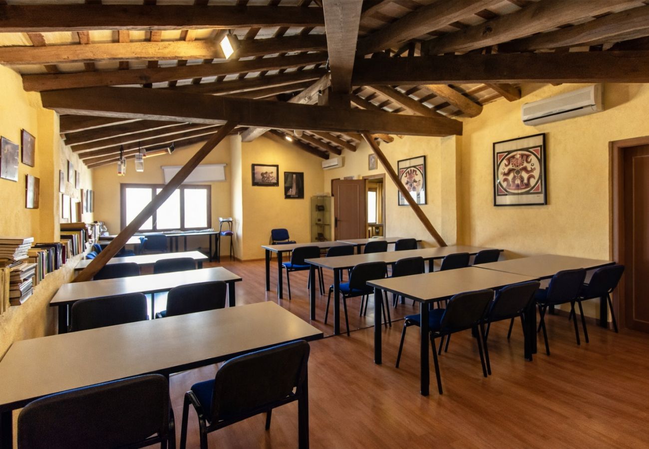 Villa in Banyeres del Penedès - Impressive and Idyllic mansion for up to 40 people!