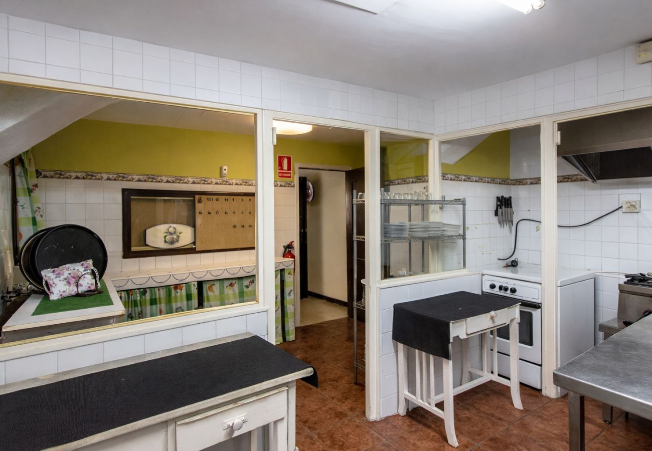 Villa in Banyeres del Penedès - Impressive and Idyllic mansion for up to 40 people!