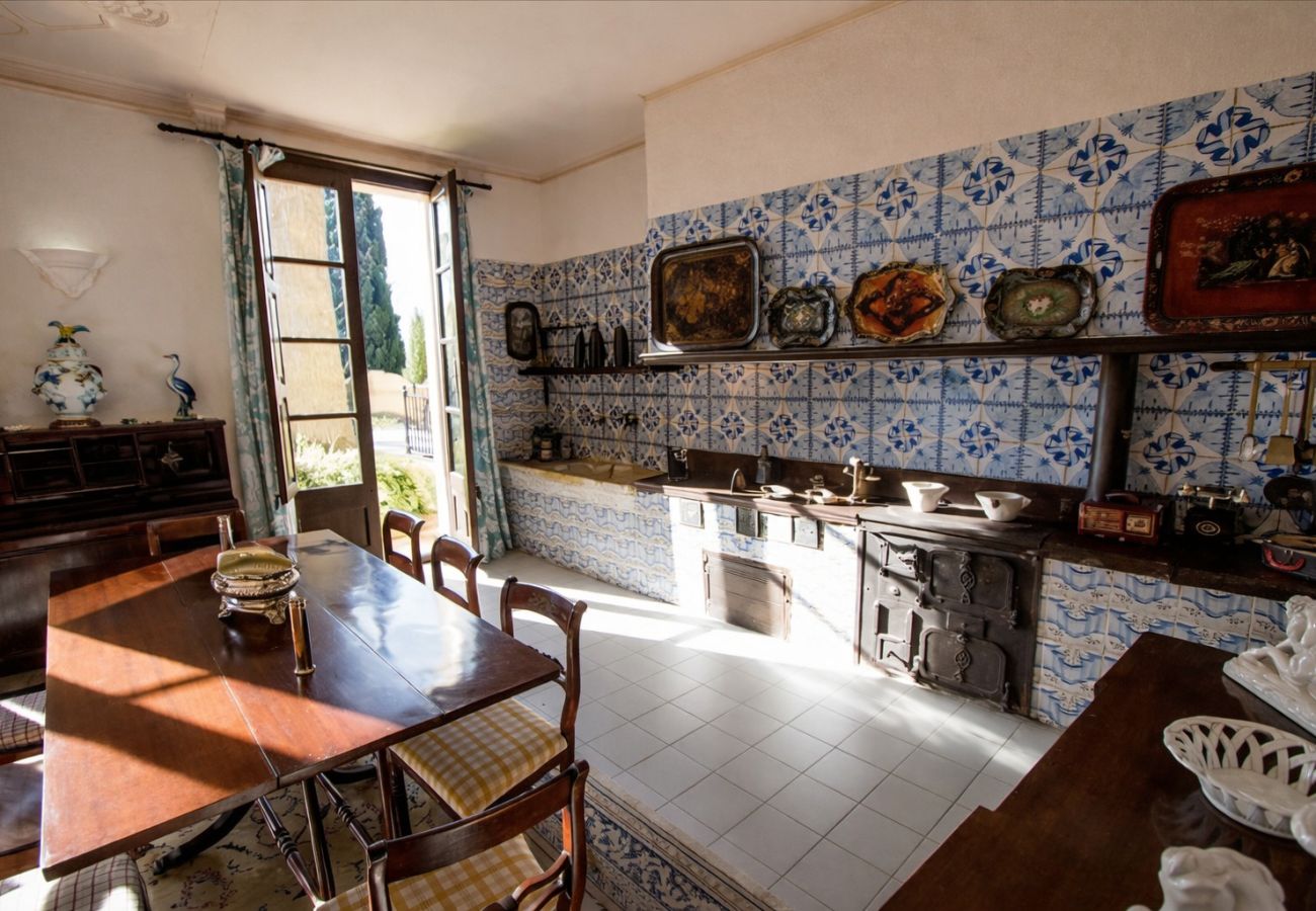 Villa in Banyeres del Penedès - Impressive and Idyllic mansion for up to 40 people!