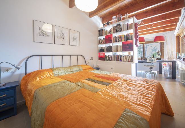 Villa in Torrelles de Llobregat - Villa Torrelles: Pool and views 20min to Barcelona Villa in Torrelles de Llobregat - Villa Torrelles: Pool and views 20min to Barcelona
