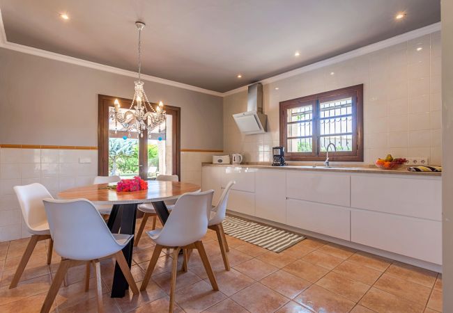 Villa in Palma de Mallorca - Scenic and serene villa in the heart of Pollença!