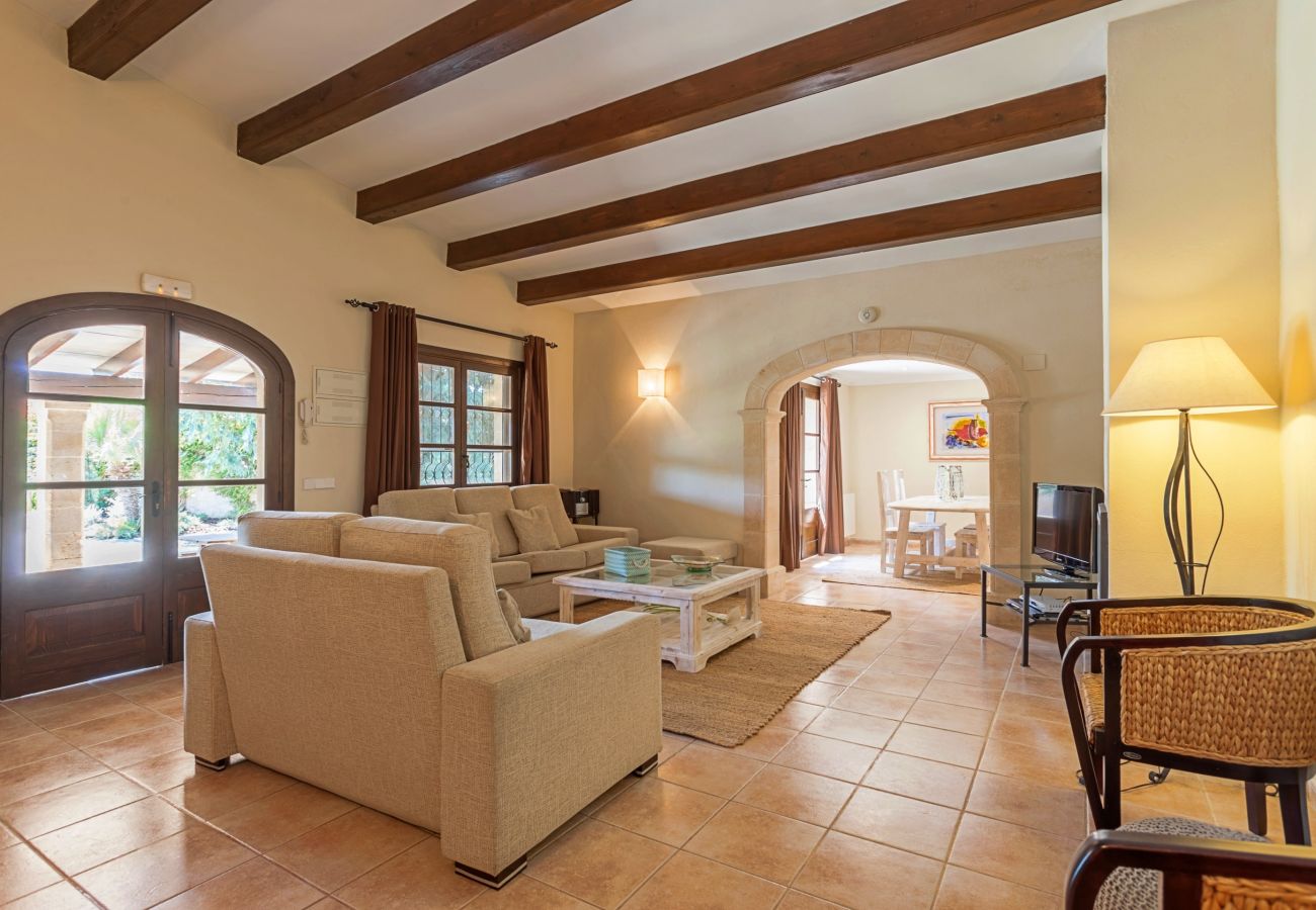 Villa in Palma de Mallorca - Scenic and serene villa in the heart of Pollença!