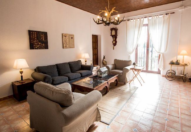 Villa in Olerdola - Divine and Delightful for 24 guests 12km to Sitges