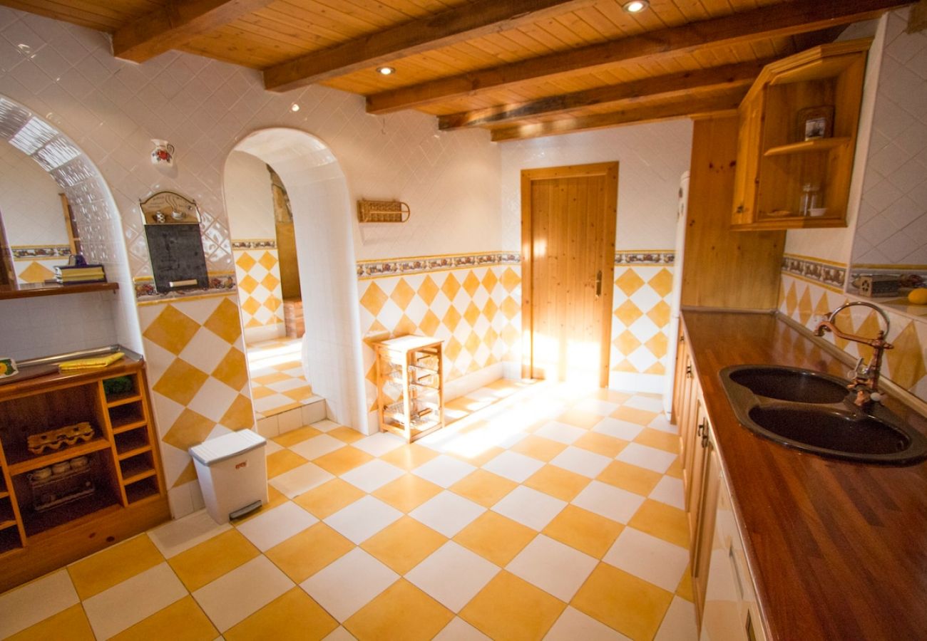 Villa in Olerdola - Divine and Delightful for 24 guests 12km to Sitges