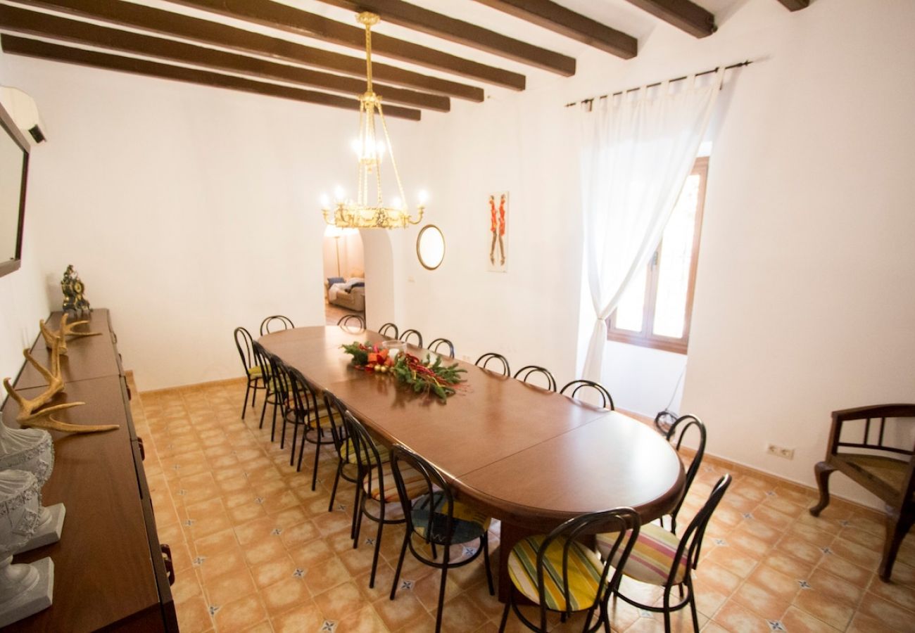 Villa in Olerdola - Divine and Delightful for 24 guests 12km to Sitges