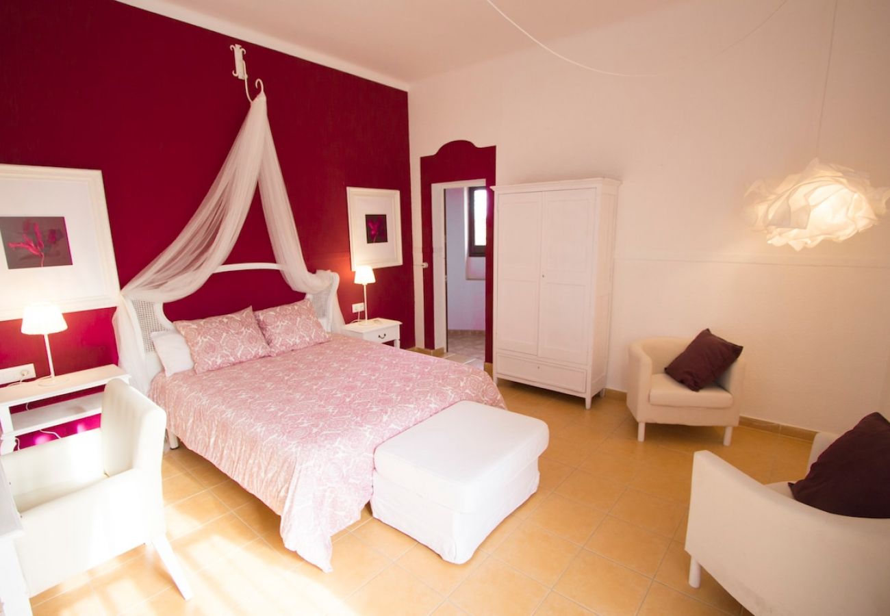 Villa in Olerdola - Divine and Delightful for 24 guests 12km to Sitges