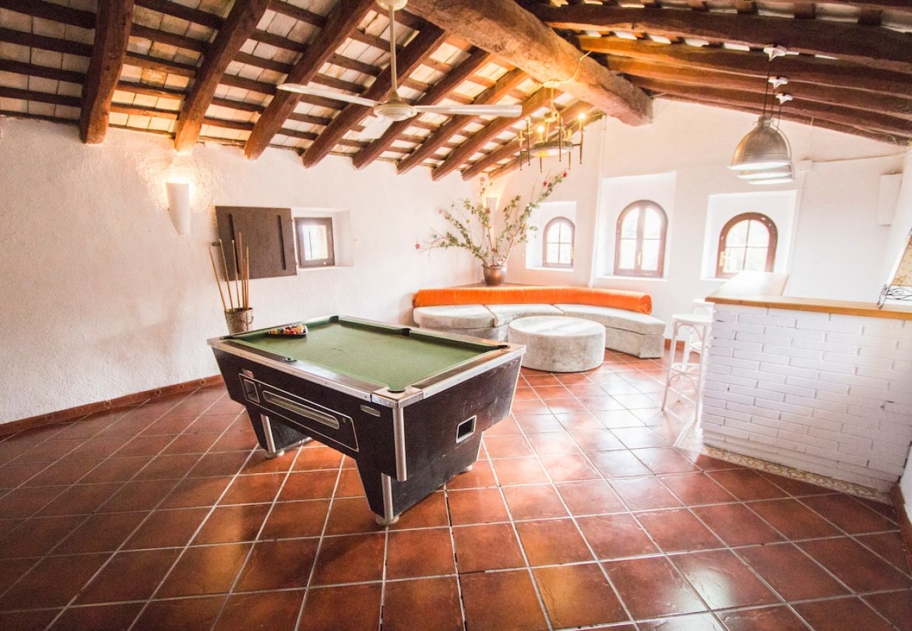 Villa in Olerdola - Divine and Delightful for 24 guests 12km to Sitges