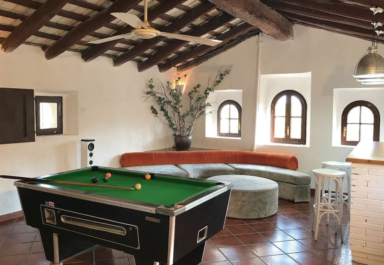 Villa in Olerdola - Divine and Delightful for 24 guests 12km to Sitges