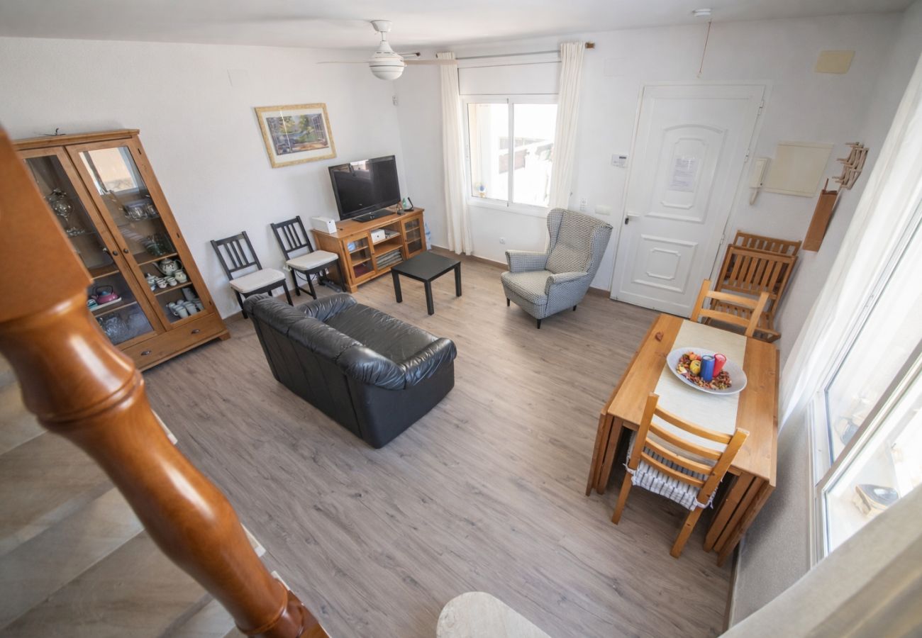 Villa in Miami Playa - Villa Moderna: 200m to village and secluded beach!