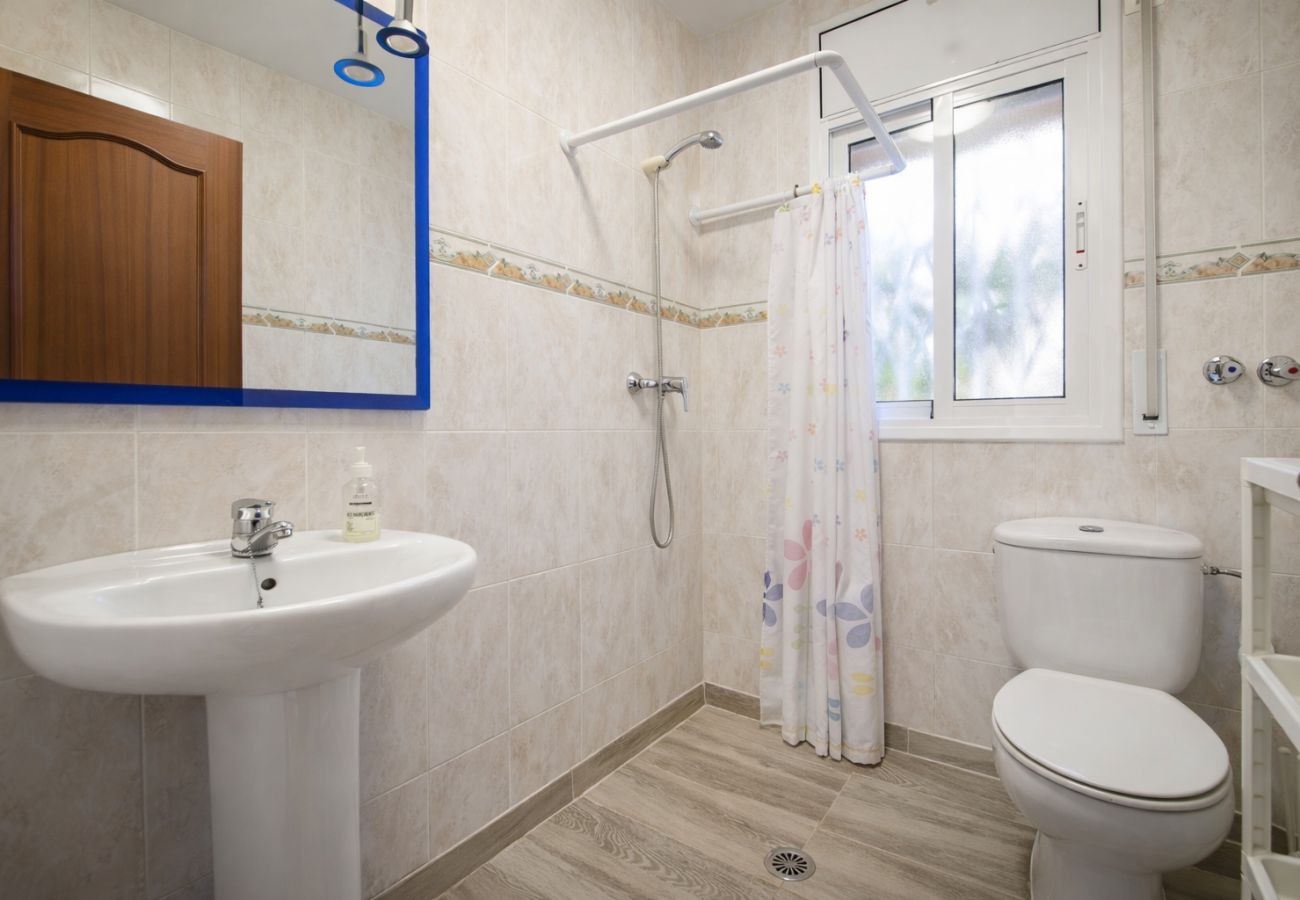 Villa in Miami Playa - Villa Moderna: 200m to village and secluded beach!