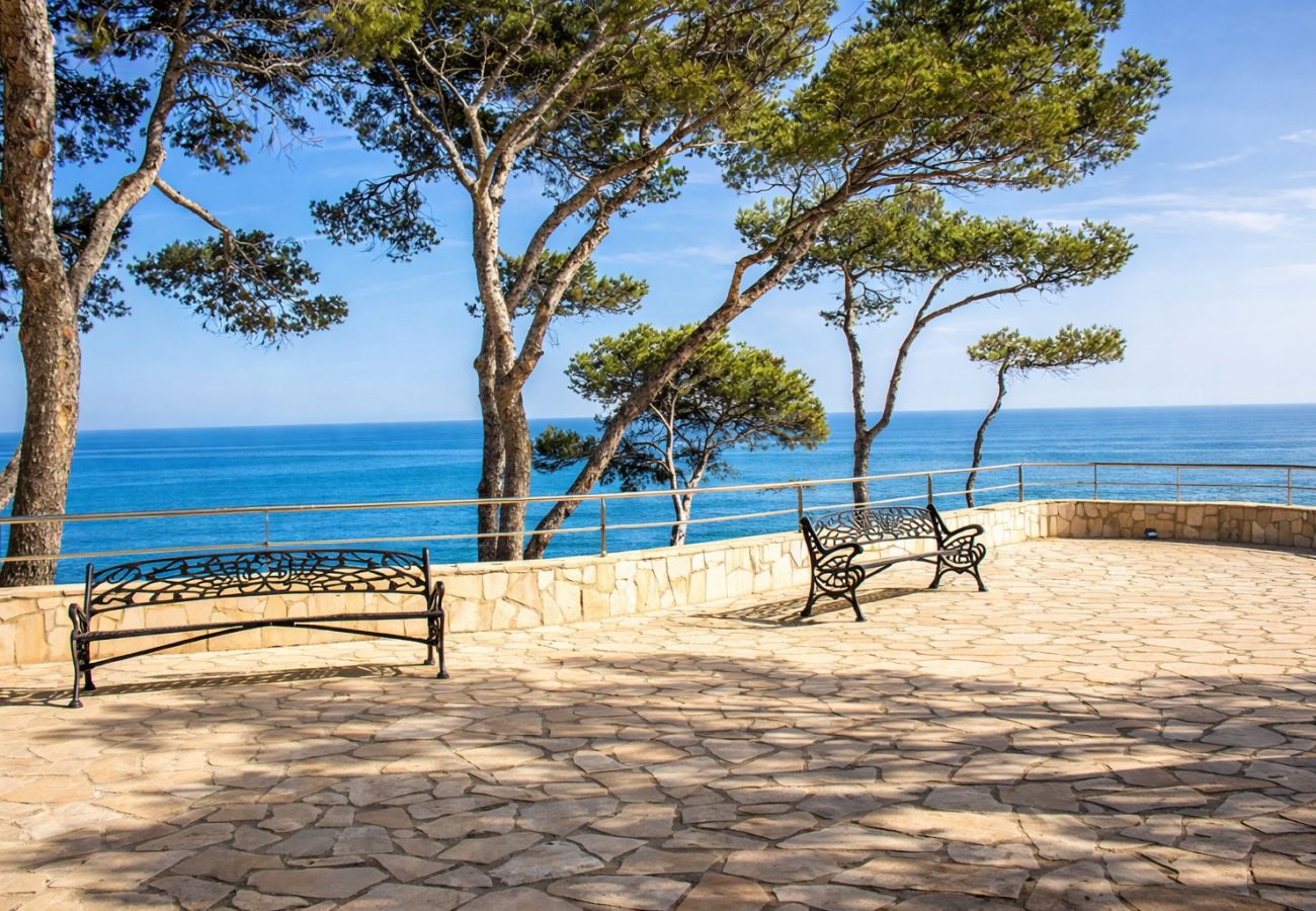 Villa in Miami Playa - Villa Moderna: 200m to village and secluded beach!