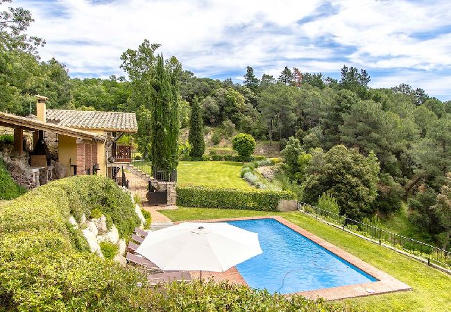 Villa in Sant Feliu de Buixalleu - Stunning Costa Brava mountain retreat - beach 30km