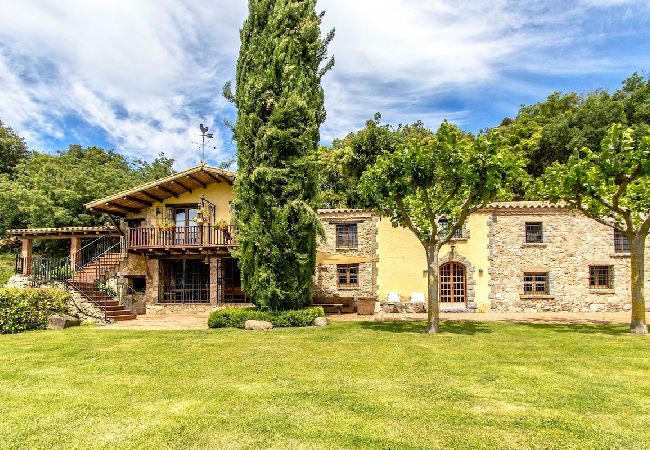 Villa in Sant Feliu de Buixalleu - Stunning Costa Brava mountain retreat - beach 30km Villa in Sant Feliu de Buixalleu - Stunning Costa Brava mountain retreat - beach 30km