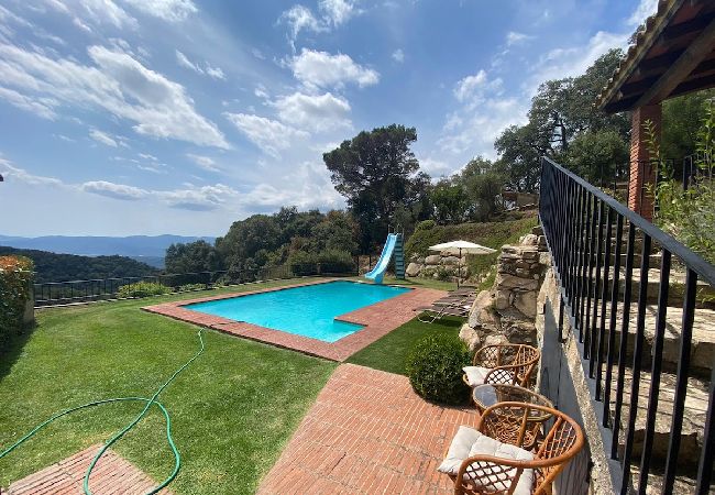 Villa in Sant Feliu de Buixalleu - Stunning Costa Brava mountain retreat - beach 30km