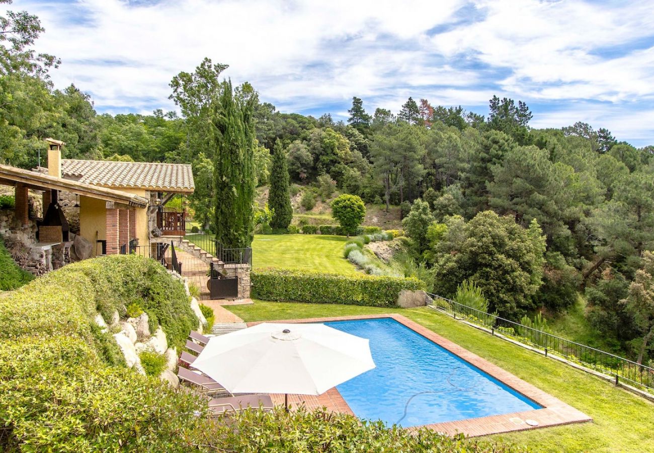 Villa in Sant Feliu de Buixalleu - Stunning Costa Brava mountain retreat - beach 30km